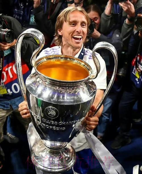 克罗地亚媒体:莫德里奇接近在世俱杯后退役 克罗地亚媒体:莫德里奇接近在世俱杯后退役